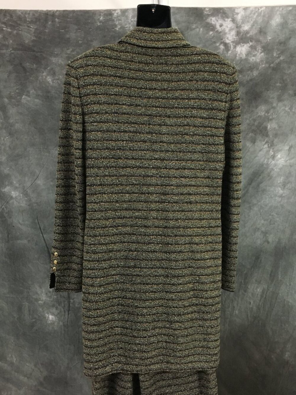 BEAUTIFUL St John collection knit green multi jacket skirt suit size 12 - Picture 8 of 10